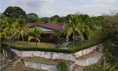 Se vende Casa frente al mar en Costa Esmeralda, San Carlos