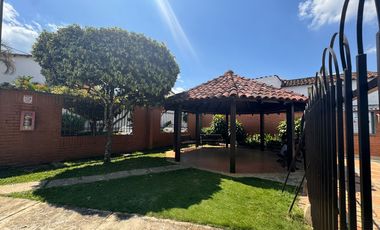 casa en arriendo en lagos del cacique. Cod A113854