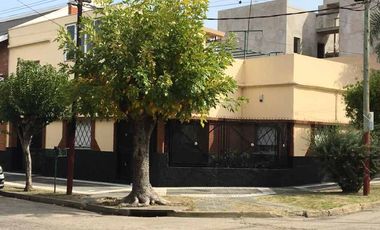Casa en venta en Lanus Oeste