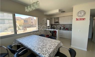 HERMOSO DEPARTAMENTO 2 AMB. FRENTE AL MAR, PISCINA Y COCHERA CUBIERTA!