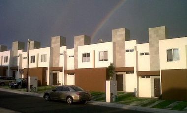 Se Vende Preciosa Casa en El Mirador, 3 Recamaras, Seguridad 24h, de Oportunidad