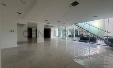 SE ARRIENDA LOCAL ESCUELA MILITAR