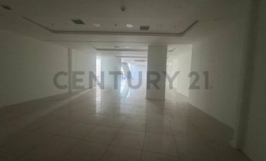 SE ARRIENDA LOCAL ESCUELA MILITAR