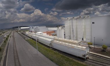 Terreno industrial en venta 8200 m en parque cerca de queretaro