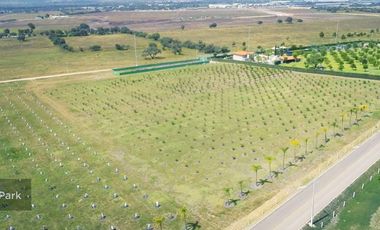Terreno industrial en venta 8200 m en parque cerca de queretaro