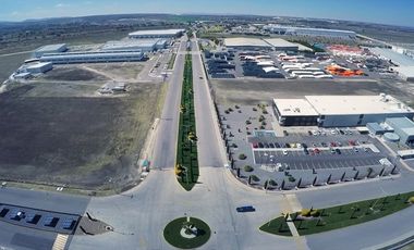 Terreno industrial en venta 8200 m en parque cerca de queretaro