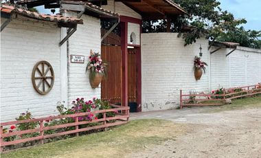 Tumbaco, sector Hilacril, en venta hermosa Quinta