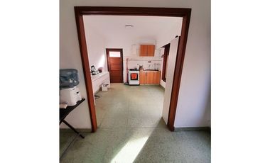 PERMUTAMOS - CHALET ALQUILADO POR DPTO EN LA PLATA