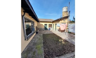 PERMUTAMOS - CHALET ALQUILADO POR DPTO EN LA PLATA