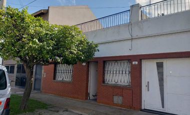 Casa PH en venta en Caseros