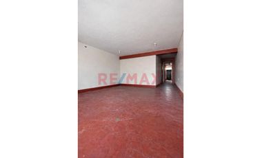 Casa En Plena Panamericana Norte Ideal Para Vivienda O Negocio ¡Oportunidad Única En Huarmey!