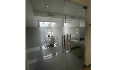 ALQUILER OFICINAAMOBLADA HABITATS  AREA BANCARIA 80 M2 MTTO INCLUIDO