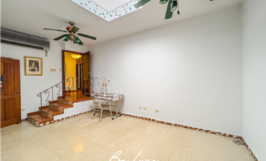 LOMA ALEGRE CASA CON PISCINA PRIVADA EN VENTA, ALTOS DEL GOLF (2)