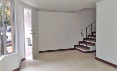 PR11692 CASA A LA RENTA EN SECTOR PONTEVEDRA, ENVIGADO