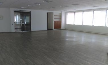 oficina en arriendo en chico. Cod A50323