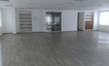 oficina en arriendo en chico. Cod A50323