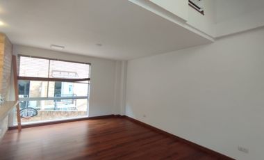 casa en venta en el paraiso-chapinero. Cod V4951