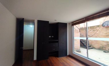 casa en venta en el paraiso-chapinero. Cod V4951