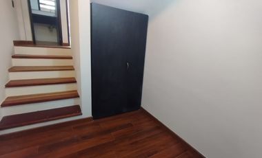 casa en venta en el paraiso-chapinero. Cod V4951