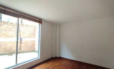 casa en venta en el paraiso-chapinero. Cod V4951