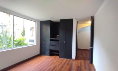 casa en venta en el paraiso-chapinero. Cod V4951