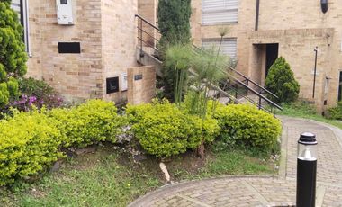 casa en venta en el paraiso-chapinero. Cod V4951