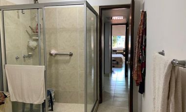 CAOBOS CASA Y TRES LOCALES.