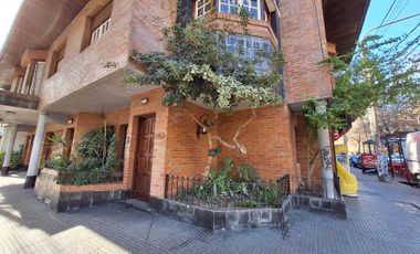 Venta casa 4 amb con local Plaza Conesa Quilmes