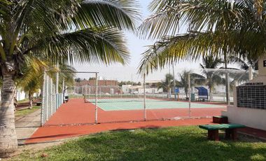 CASA EN VENTA FRACC. PALMAS GREEN CON RECAMARA EN P.B. MEDELLIN,VER.