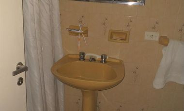 Chalet en 1 planta, 3 dormitorios, jardín, cochera.