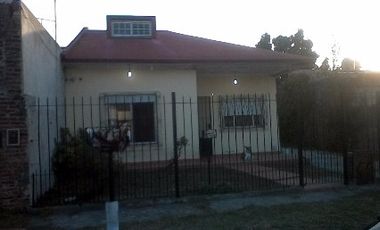 Casa en venta en Ezpeleta Oeste