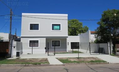 Casa Tres Dormitorios Garage Quincho Parrilla- City Bell