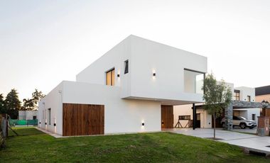 OPORTUNIDAD! Casa en Altos de Campo Grande, Pilar