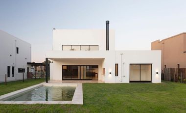 OPORTUNIDAD! Casa en Altos de Campo Grande, Pilar