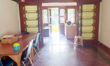 Di Sewakan Rumah Siap Huni 4 Kamar Bisa Untuk Kantor di Jl. Jamuju, Sayap Riau Bandung