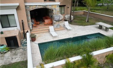 Apartamento en Buenaventura con piscina