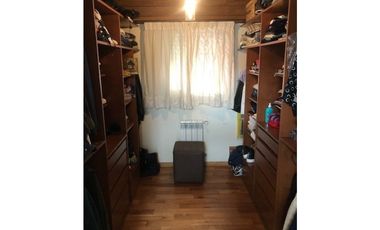 Casa con amplio lote barrio Los Troncos