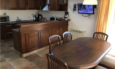 Casa con amplio lote barrio Los Troncos