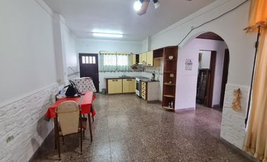 Ideal Inversión, Casa 3 Ambientes, 2 Deptos, Cocheras
