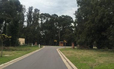 Las Prunas. Lotes exclusivos en este magnífico barrio cerrado.