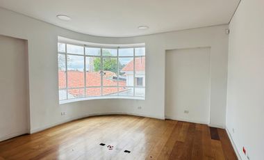 edificio en arriendo en quinta camacho. Cod A204