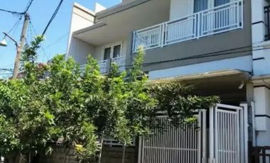 Rumah Mewah Bagus di Perumahan Graha Tirta Bromelia Sidoarjo