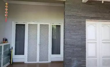 Rumah Mewah Bagus di Perumahan Graha Tirta Bromelia Sidoarjo