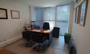 Oficina de 120 metros a media cuadra de Tribunales I (4 privados)