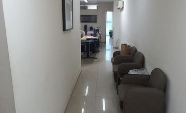 Oficina de 120 metros a media cuadra de Tribunales I (4 privados)