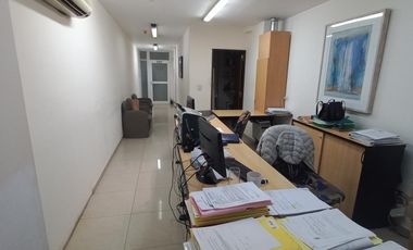 Oficina de 120 metros a media cuadra de Tribunales I (4 privados)