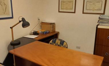 Oficina de 120 metros a media cuadra de Tribunales I (4 privados)