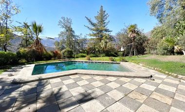 Casa en Arriendo en Condominio Hijuelas del Arrayán.