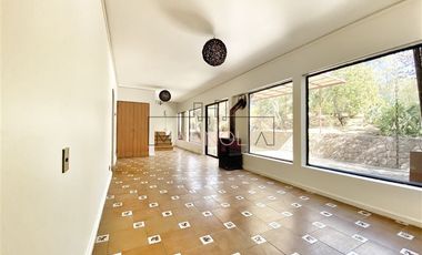 Casa en Arriendo en Condominio Hijuelas del Arrayán.