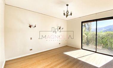 Casa en Arriendo en Condominio Hijuelas del Arrayán.